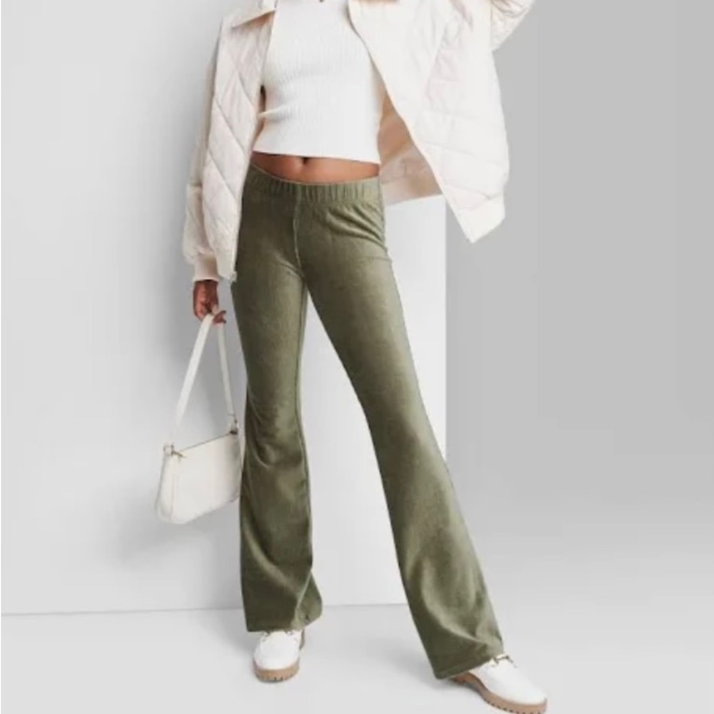 Wild Fable Low Rise Velour Flare Leggings, Size M